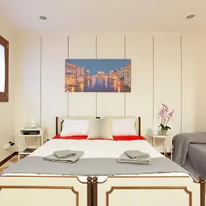 Residenza Giulia Venecia